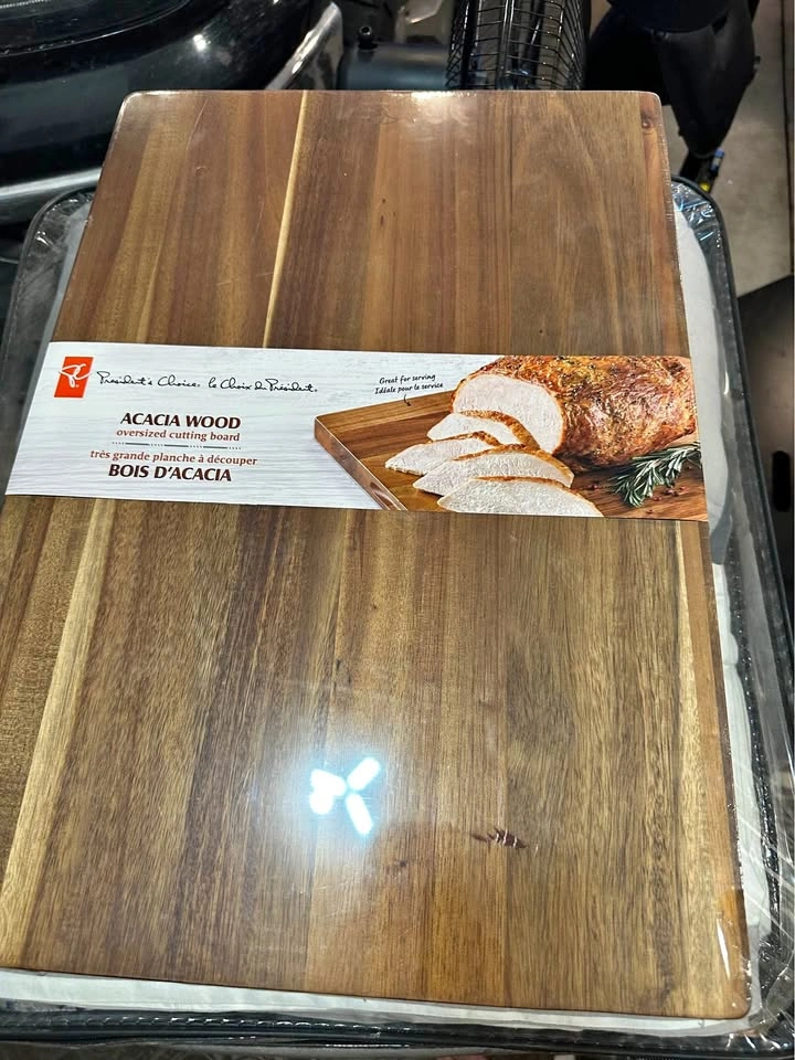 President's Choice Acacia Wood Oversized Cutting Board