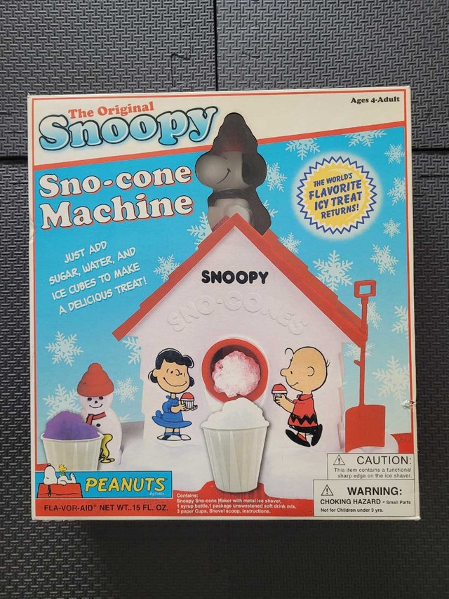 Vintage Snoopy Sno-Cone Machine (2007) Sealed