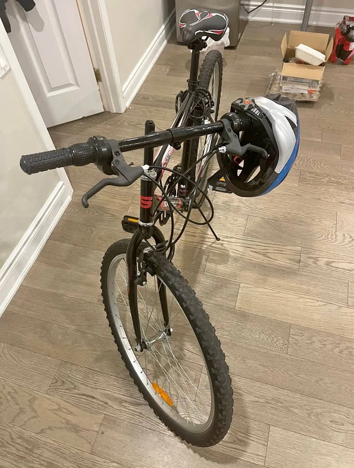 🚲 Supercycle Mountain Bike — Great Condition (Includes Helmet &