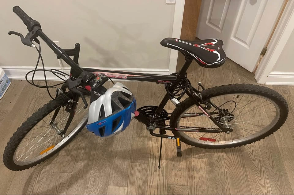 🚲 Supercycle Mountain Bike — Great Condition (Includes Helmet & - photo 2