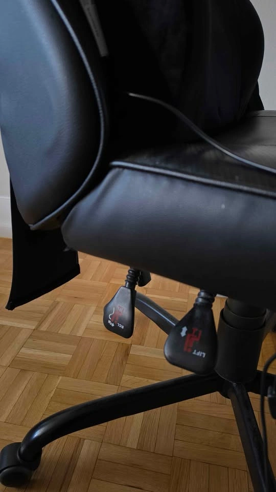 Gaming Chair/Office Chair - photo 3