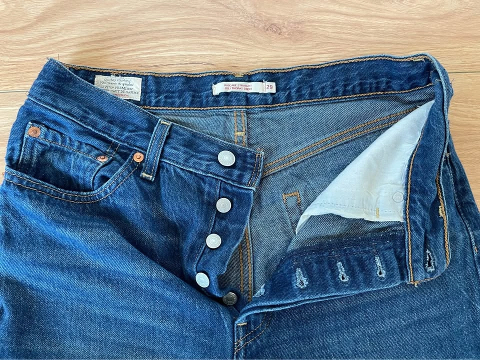 Levi’s Ribcage Straight Cut Distressed Jeans, size 29 - photo 4