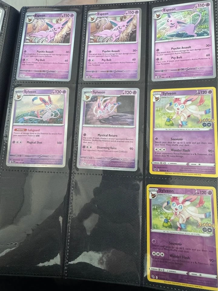 Eevee and eeveelutions Pokémon card lot - photo 3