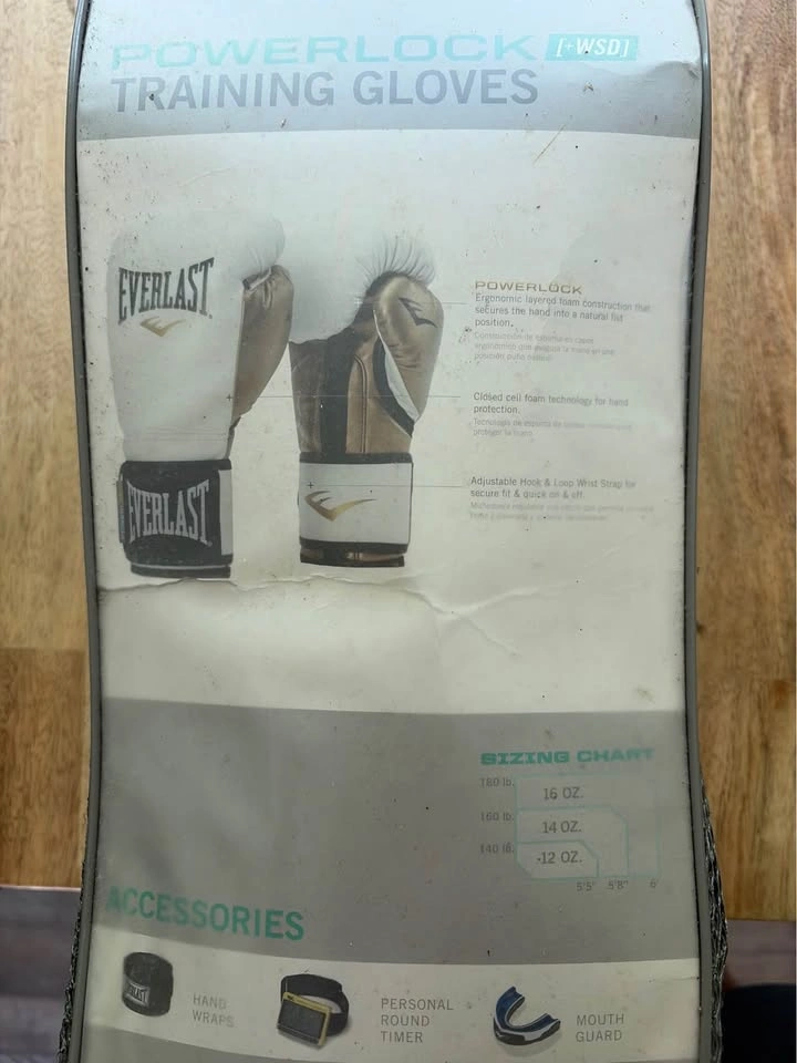 Boxing bag with gloves - photo 5