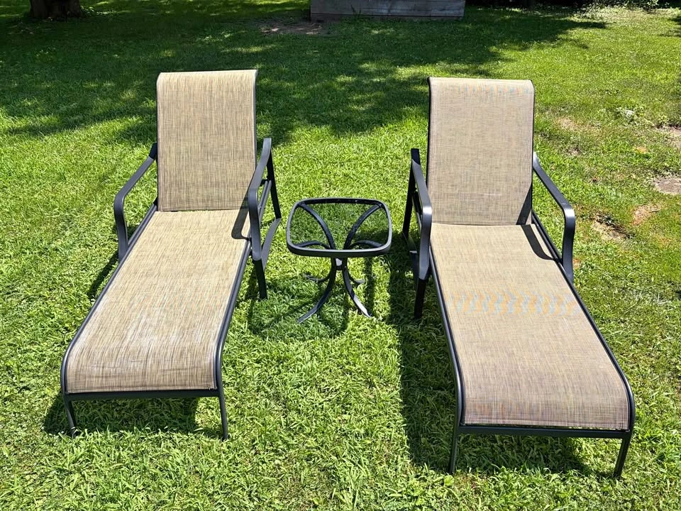 Reclining lounging chairs with side table