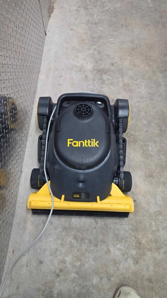 Fanttik Aero X Cordless Robotic Pool Cleaner - photo 4