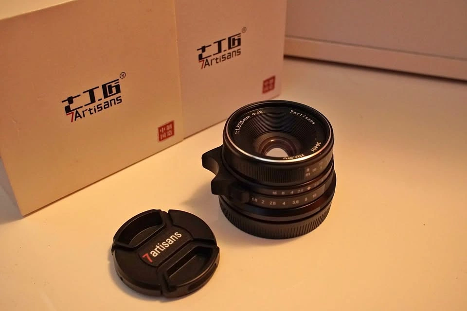 7artisans 25mm f/1.8 Manual Focus Lens (Canon EF-M Mount)