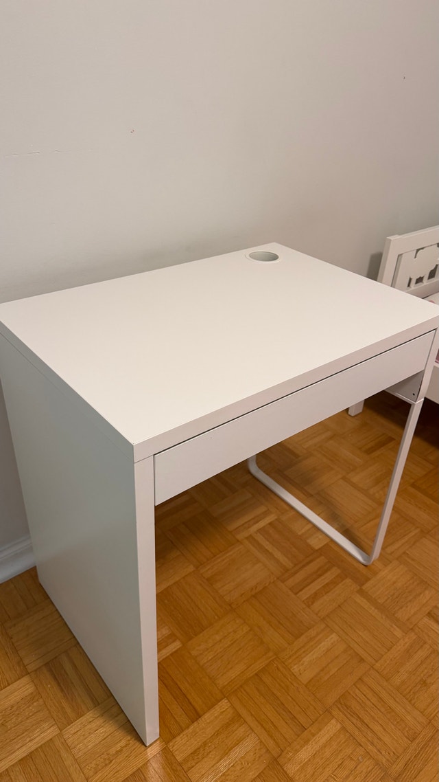 IKEA MICKE Desk