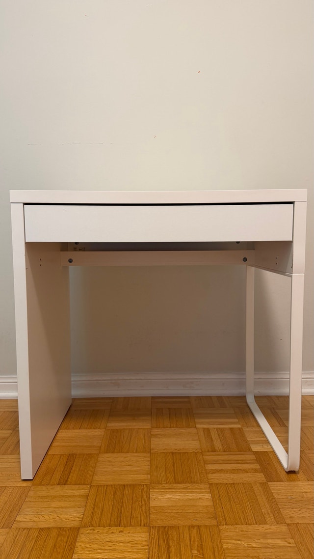 IKEA MICKE Desk - photo 2