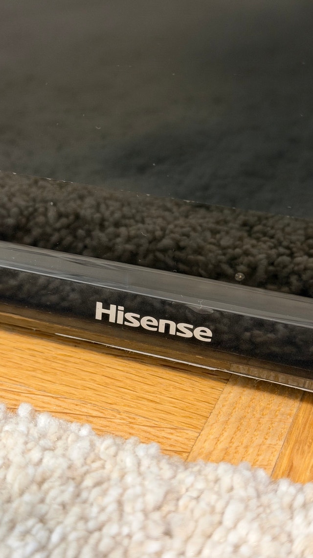 Hisense 32H41G 32-inch Smart Roku TV - photo 2