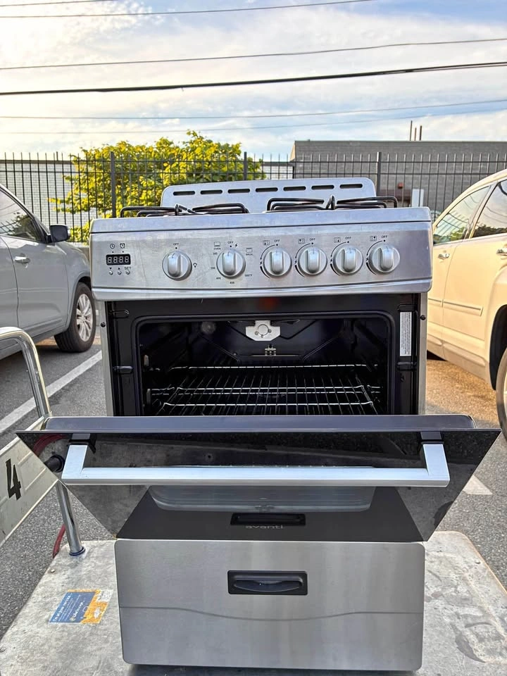 Avanti Gas Stove with Oven