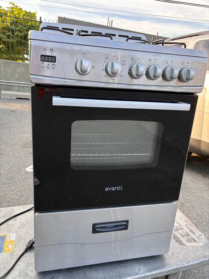 Avanti Gas Stove with Oven - photo 3