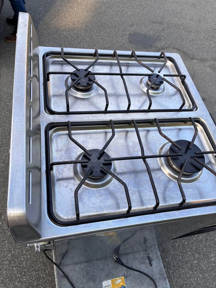 Avanti Gas Stove with Oven - photo 5