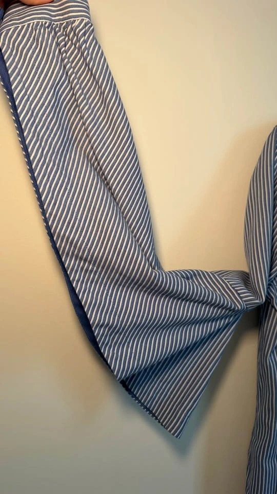 Small BCBGMAXAZRIA button-up shirt - photo 2