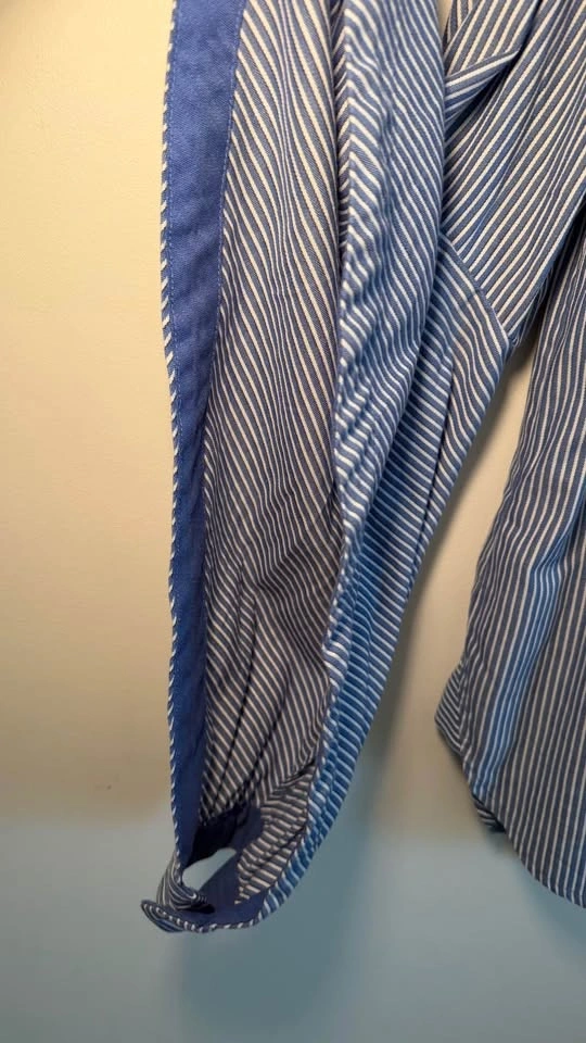 Small BCBGMAXAZRIA button-up shirt - photo 3