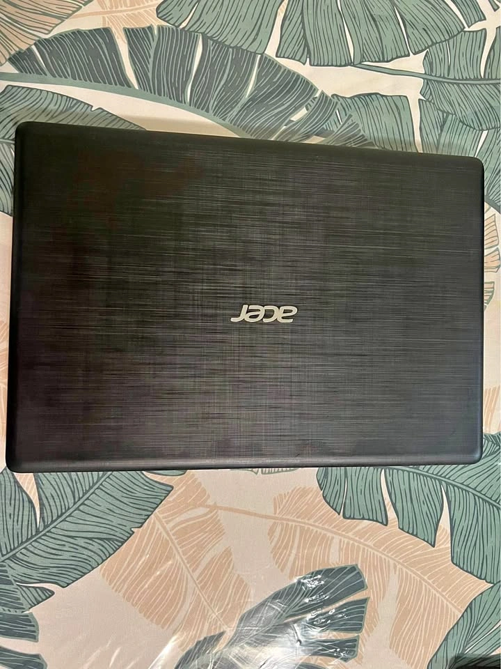Acer Swift SF114-31 Laptop