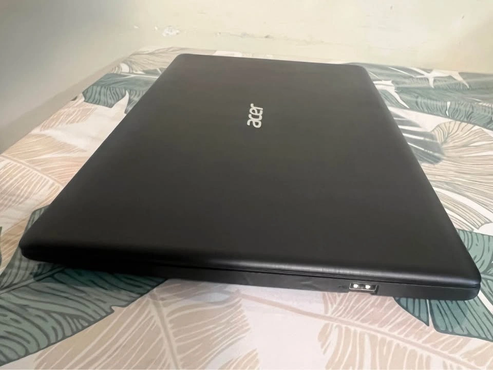 Acer Swift SF114-31 Laptop - photo 4