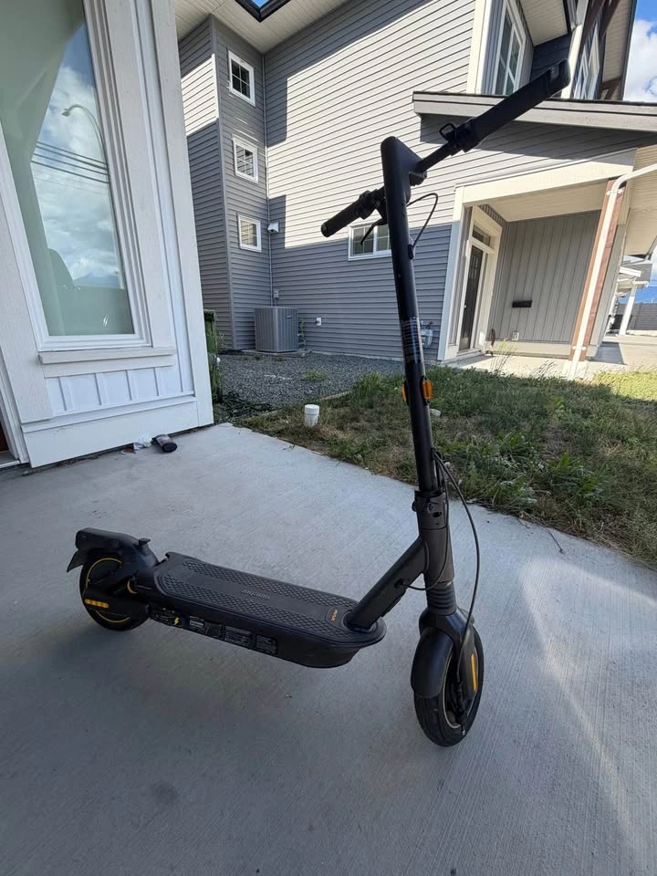 G2 max segway ninebot e-scooter (no trades) with charger - photo 4
