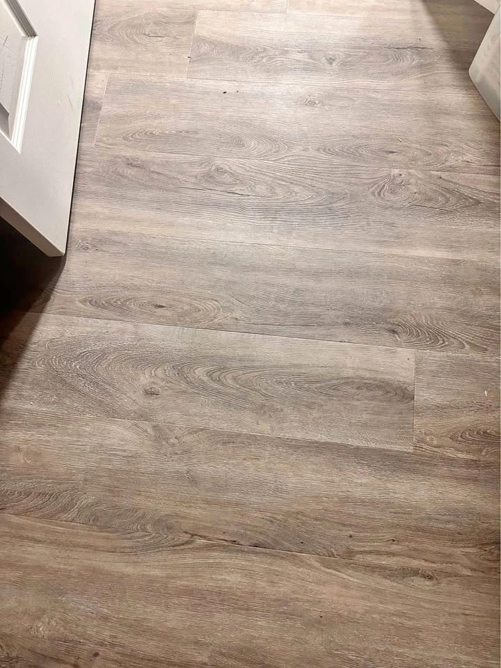 Wood-Look Flooring Planks (LVP / Laminate) – Leftover Box