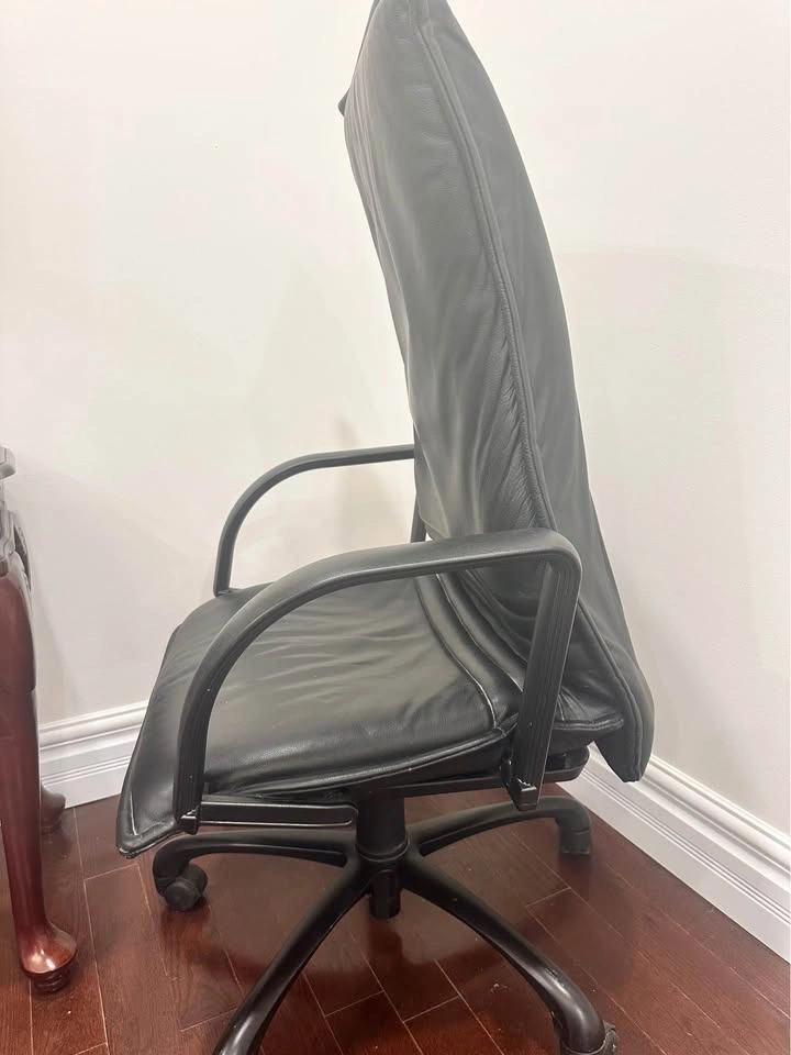 Black Office Chair – Fixed Height - photo 3