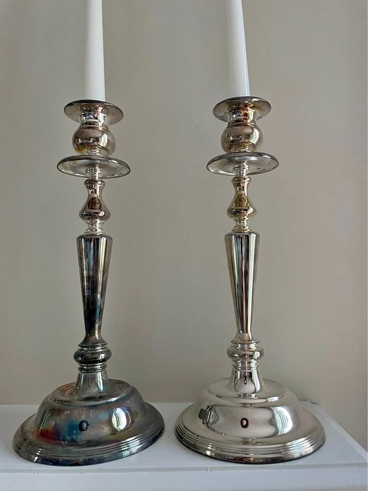 New Vintage “Elegance” Silver Plated Candlestick Holders – Set o