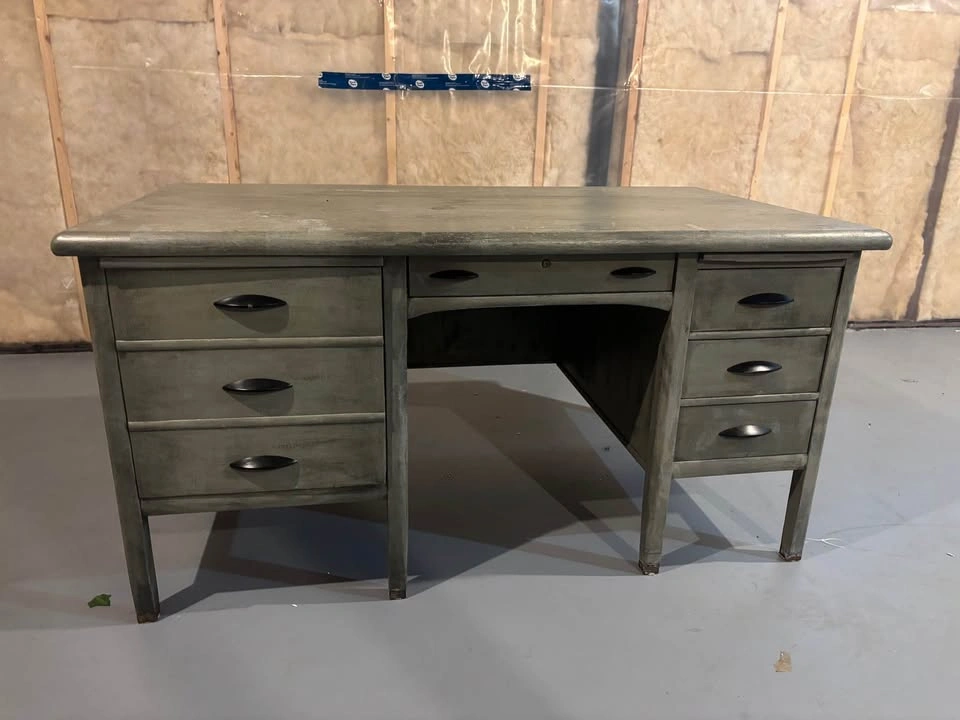 Vintage Solid Wood Executive Desk – Unique Pull-Out Features - photo 2