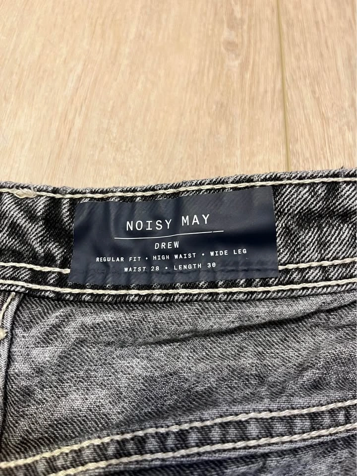 NOISY MAY High-Rise, Wide Leg, Grey Washed Jeans - Size 28 - photo 3