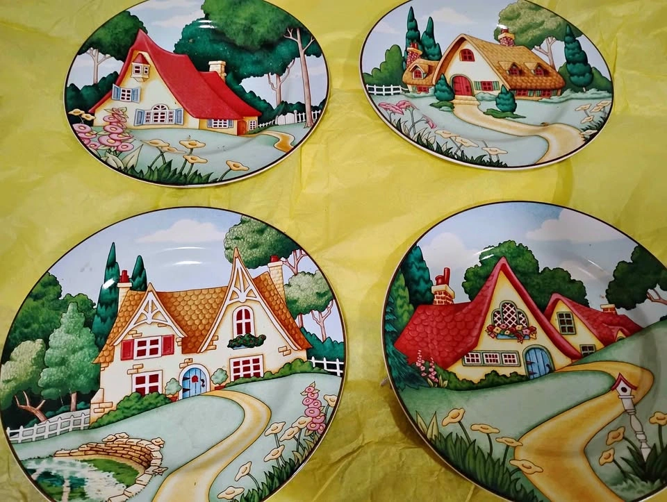 The Sakura table plates