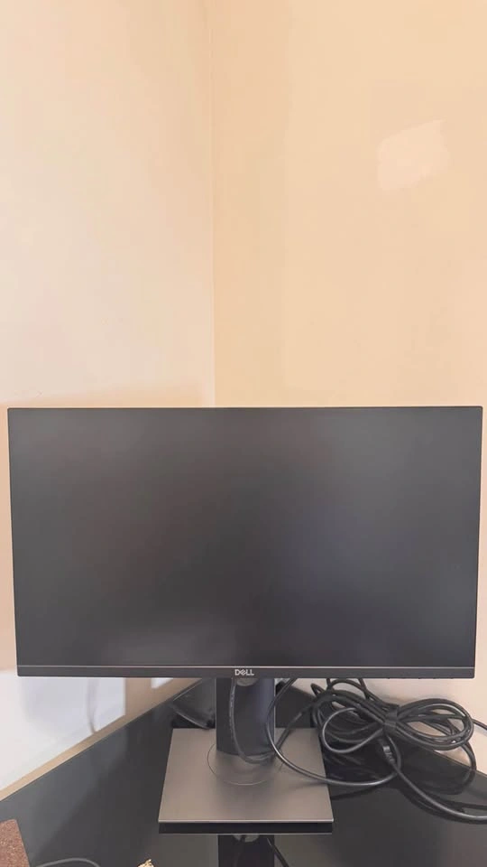 Dell 24 inch monitor with adjustable stand - photo 2