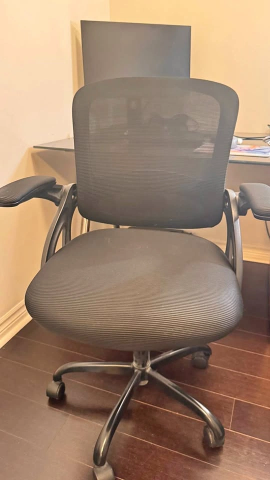 Ergonomic office chair