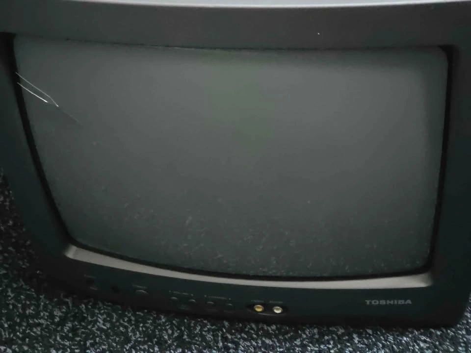 Toshiba 13A23 CRT TV - photo 3