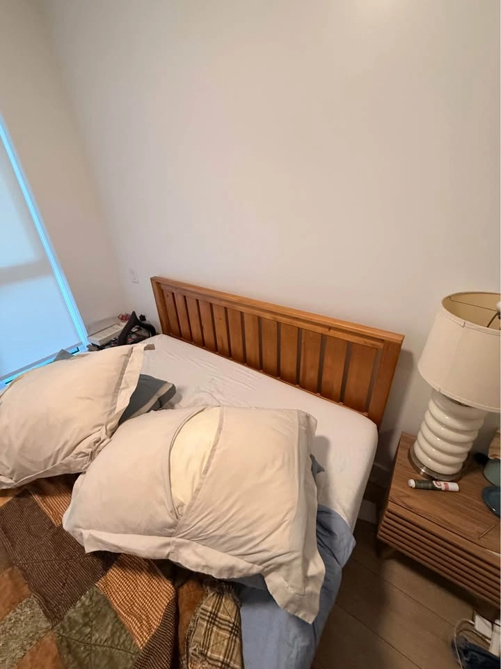 Queen Bed, Mattress, and 2 Nightstands - photo 2