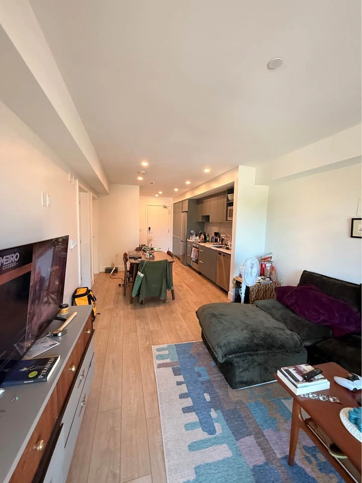 1 Bed 1 Bath Apartment - photo 2