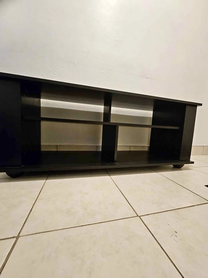 Modern Black TV Bench / Media Console – Excellent Condition