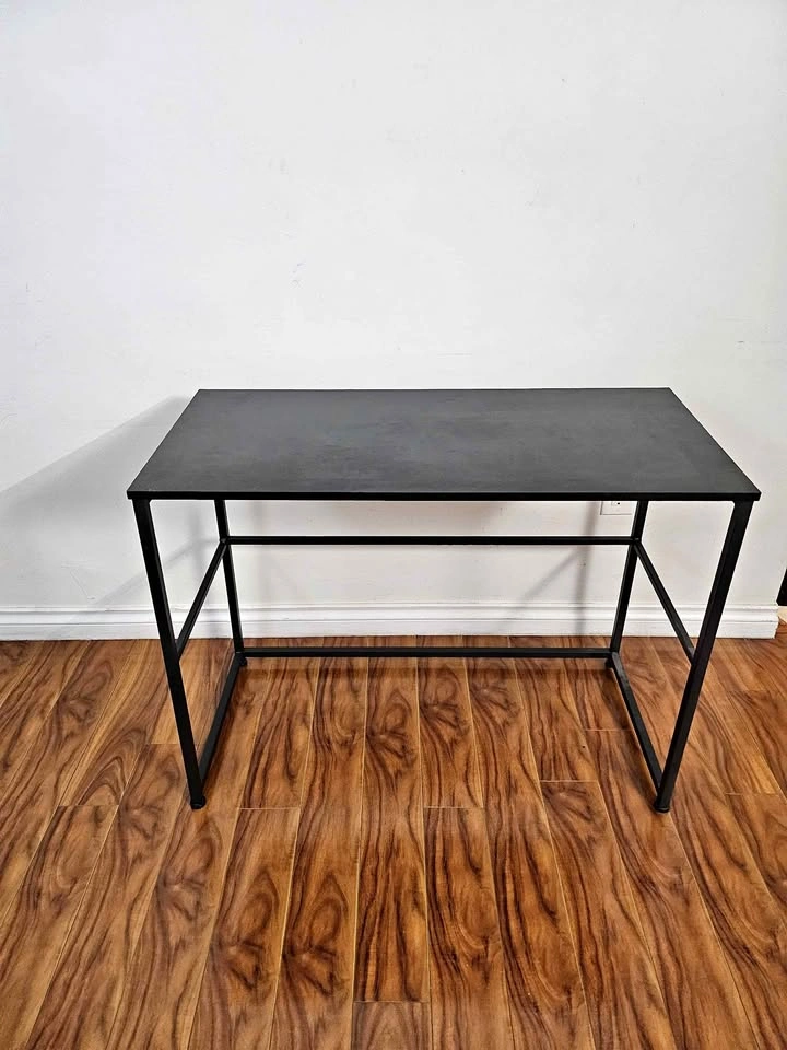 Minimalist Black Study Desk / Computer Table