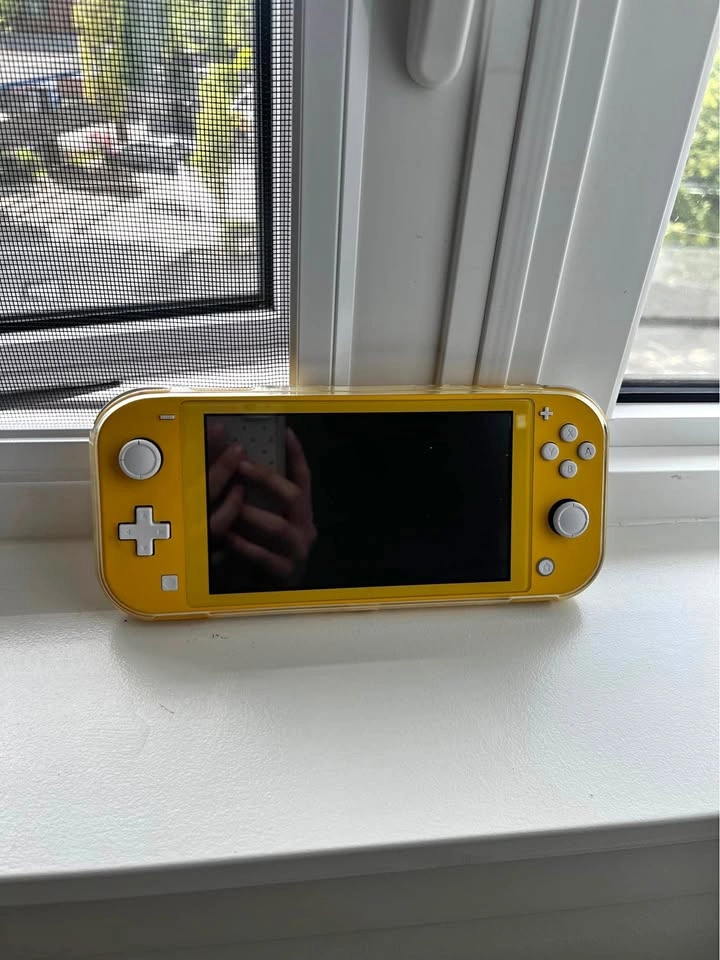 Nintendo Switch Lite Yellow Bundle With Mario kart 8