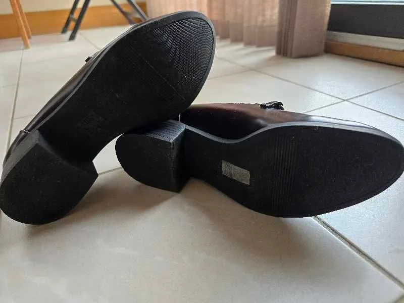 Ladies Loafer Sz 8.5M image indicator(4)