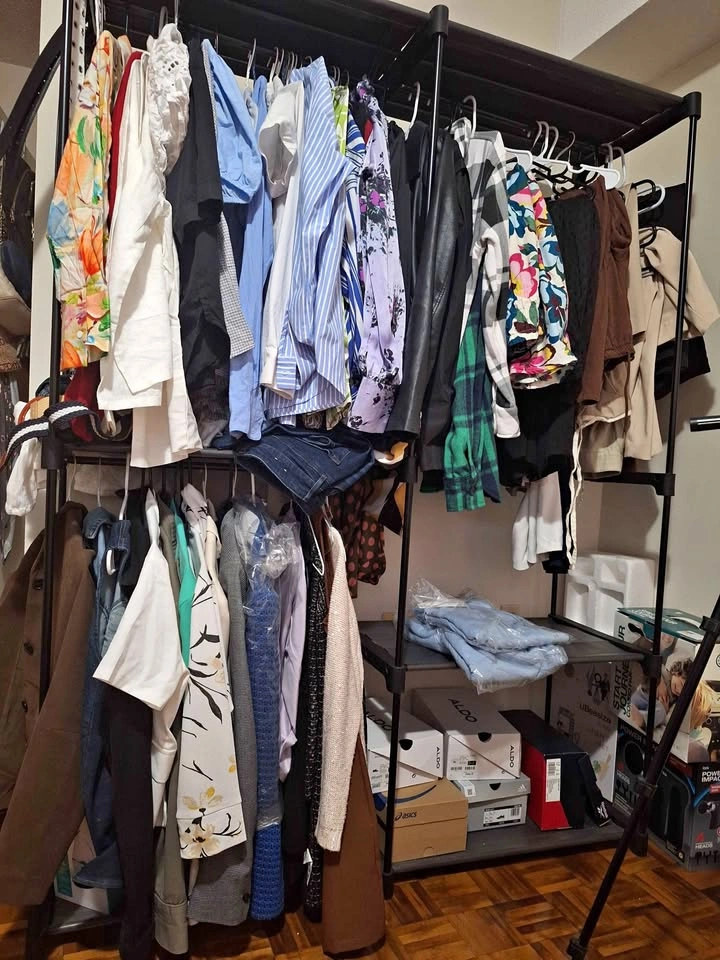 Moving sale