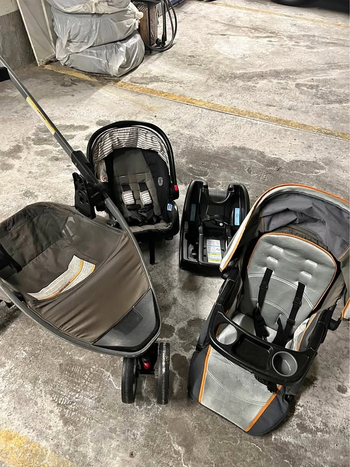 Graco Stroller + Car seat