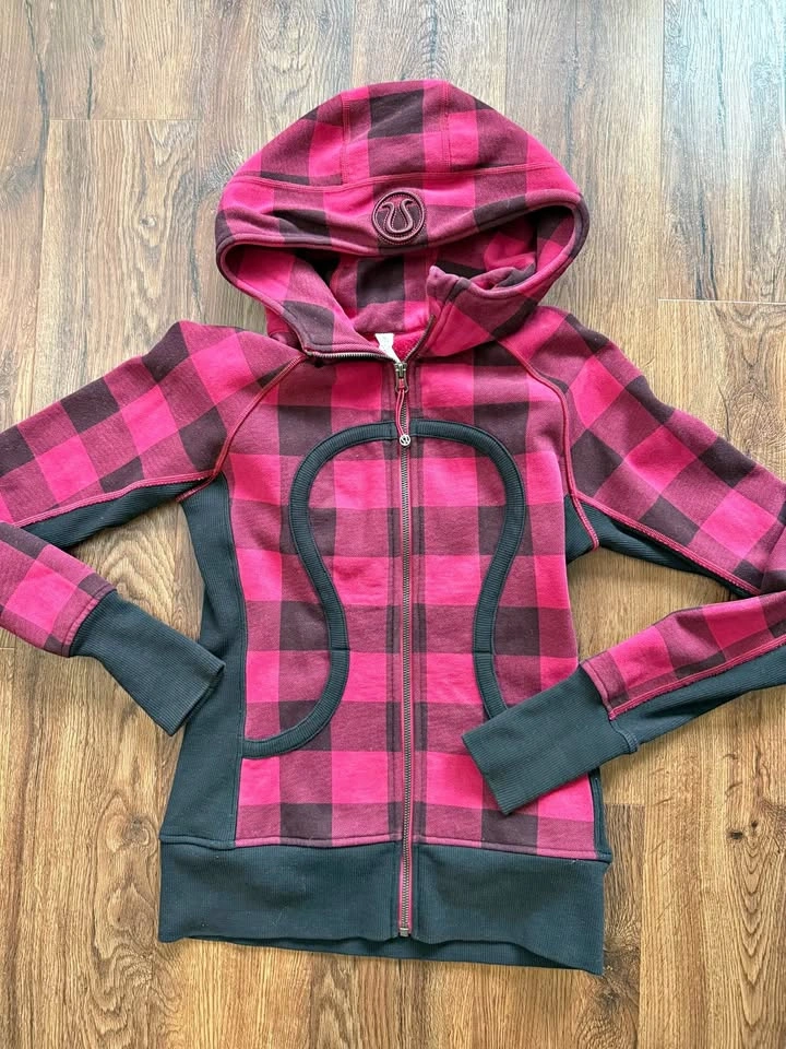 Lululemon Scuba Hoodie / Size 4