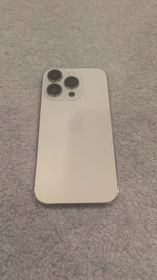 iPhone 14 Pro - photo 2