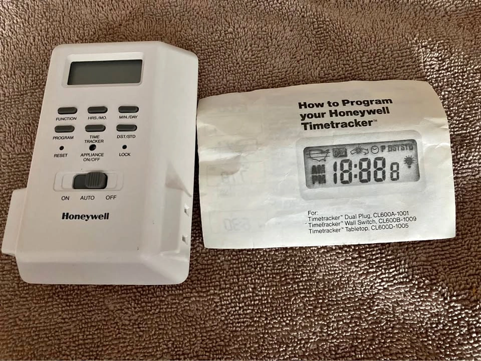 Honeywell Timetracker Digital Plug-In Timer (CL600A-1001)