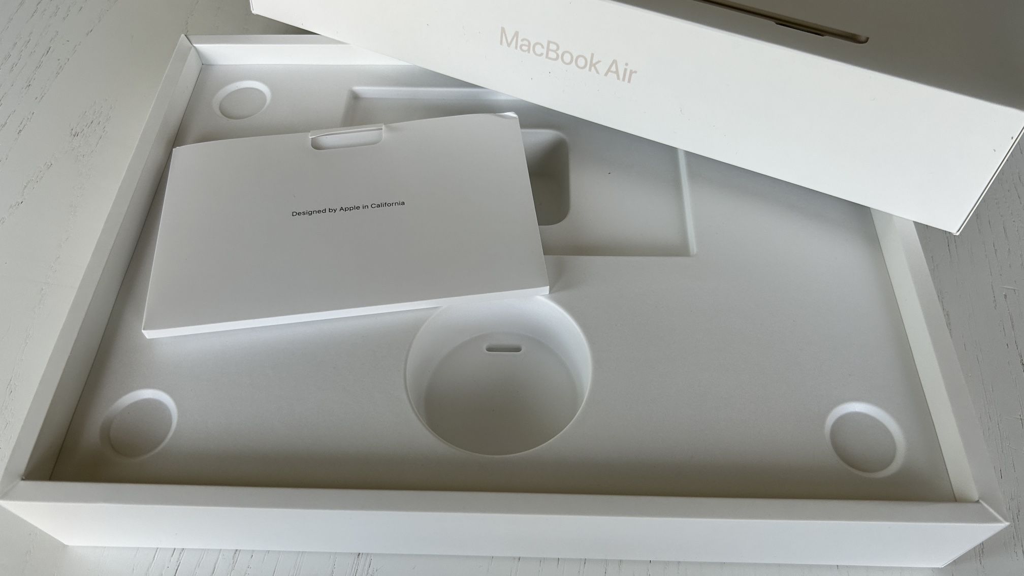 Apple MacBook M2 - Box Only - photo 3