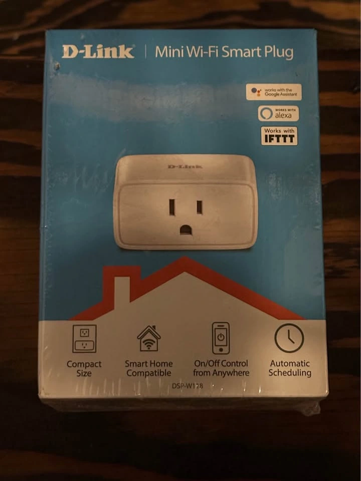 D-Link Mini Wi-Fi Smart Plug and regular Wi-Fi Smart Plug - photo 2