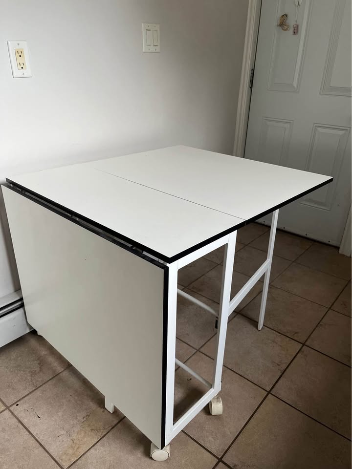 Folding Table - photo 2