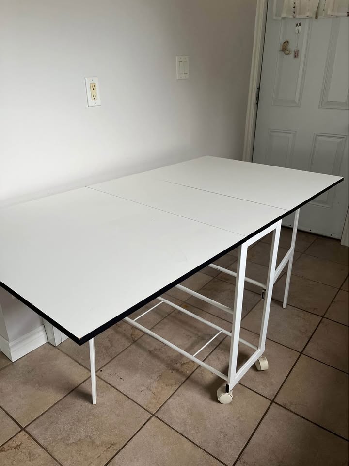 Folding Table - photo 3
