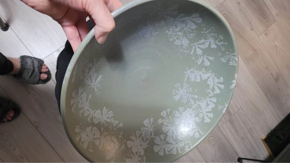 Ceramic Serving Bowl - photo 5