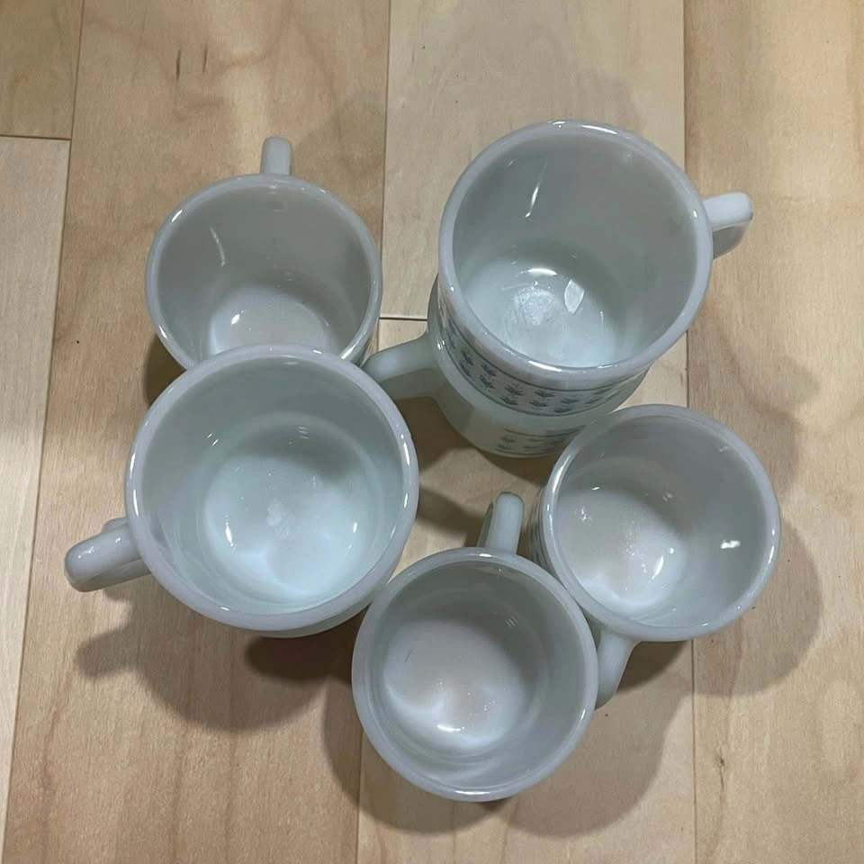 Vintage Milk Glass Mugs - photo 2