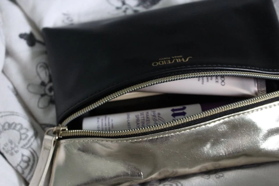 Two Tone Gold Black Makeup Bag - photo 2