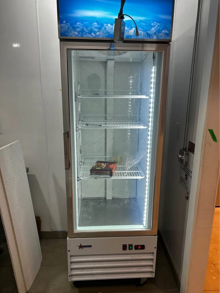 Omcan 27” Commercial Glass Door Display Freezer - photo 2